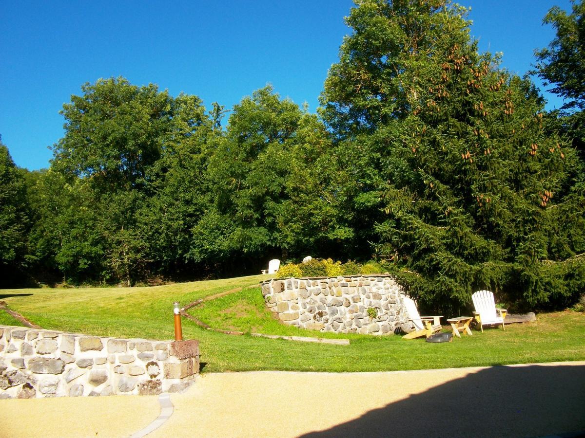 Le Clos Des Pierres Rouges Saint-Privat-dʼAllier Eksteriør bilde