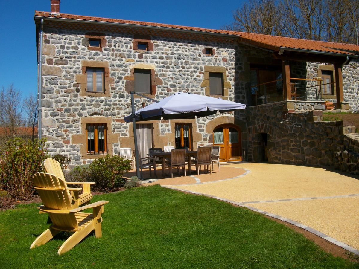 Le Clos Des Pierres Rouges Saint-Privat-dʼAllier Eksteriør bilde